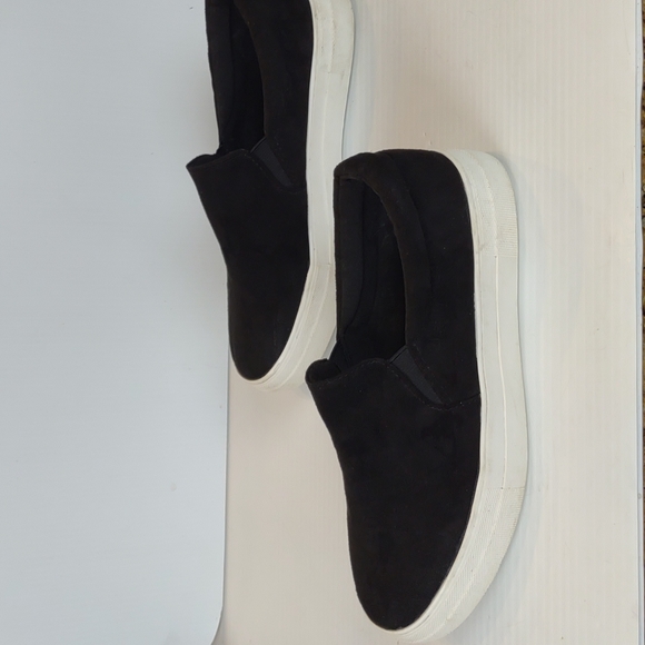 Soda "Reign" Black Classic Slip On Memory Foam Low Top Closed Toe Sneaker - Picture 6 of 12